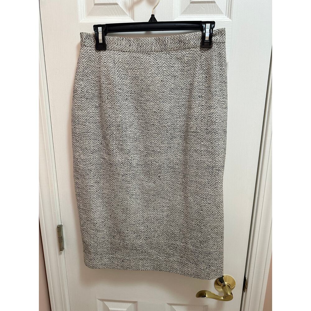 Anya Skirt Size 12 cream and black pattern